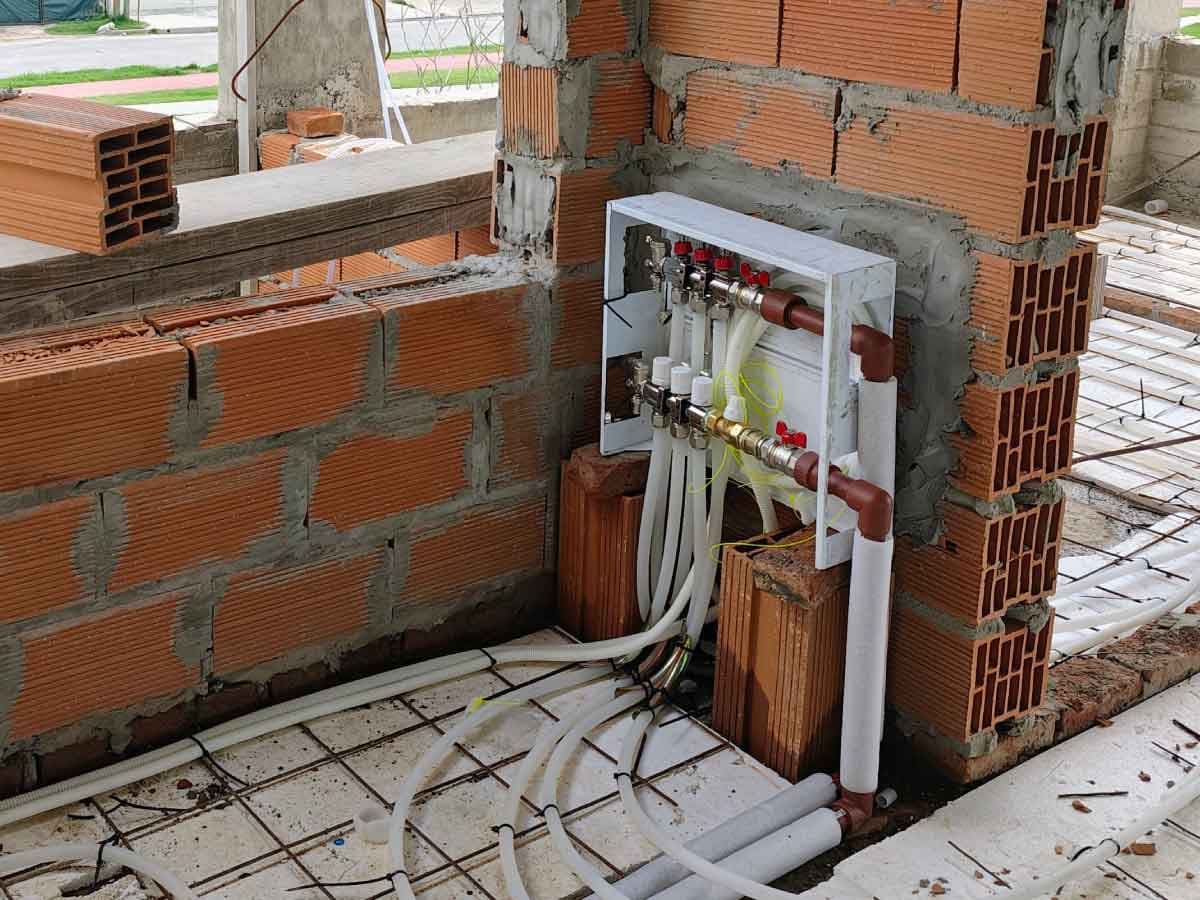 Preinstalación de aire para once ambientes, con la obra abierta